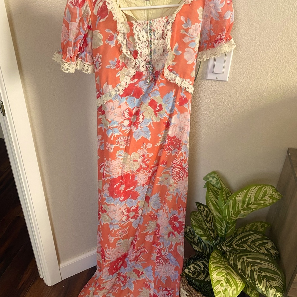 Vintage Floral Maxi Dress